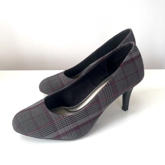 Gray/Burgundy Plaid Fabric Heels Size 7.5
